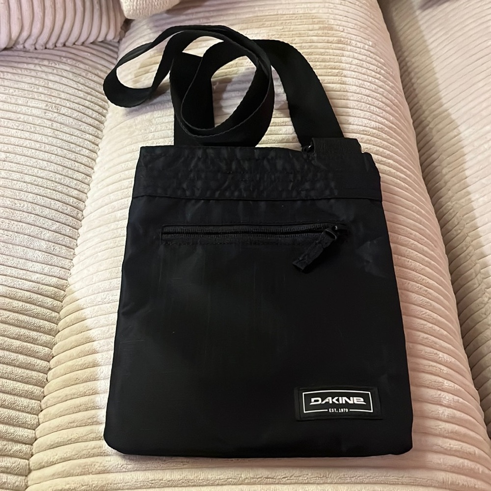 Dakine crossbody bag, black